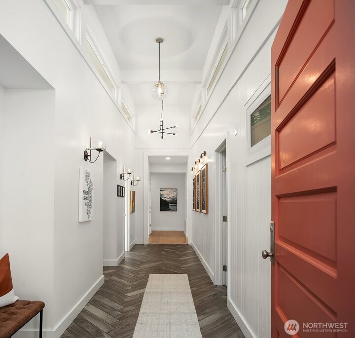 Property Photo:  7260 W Mercer Way  WA 98040 