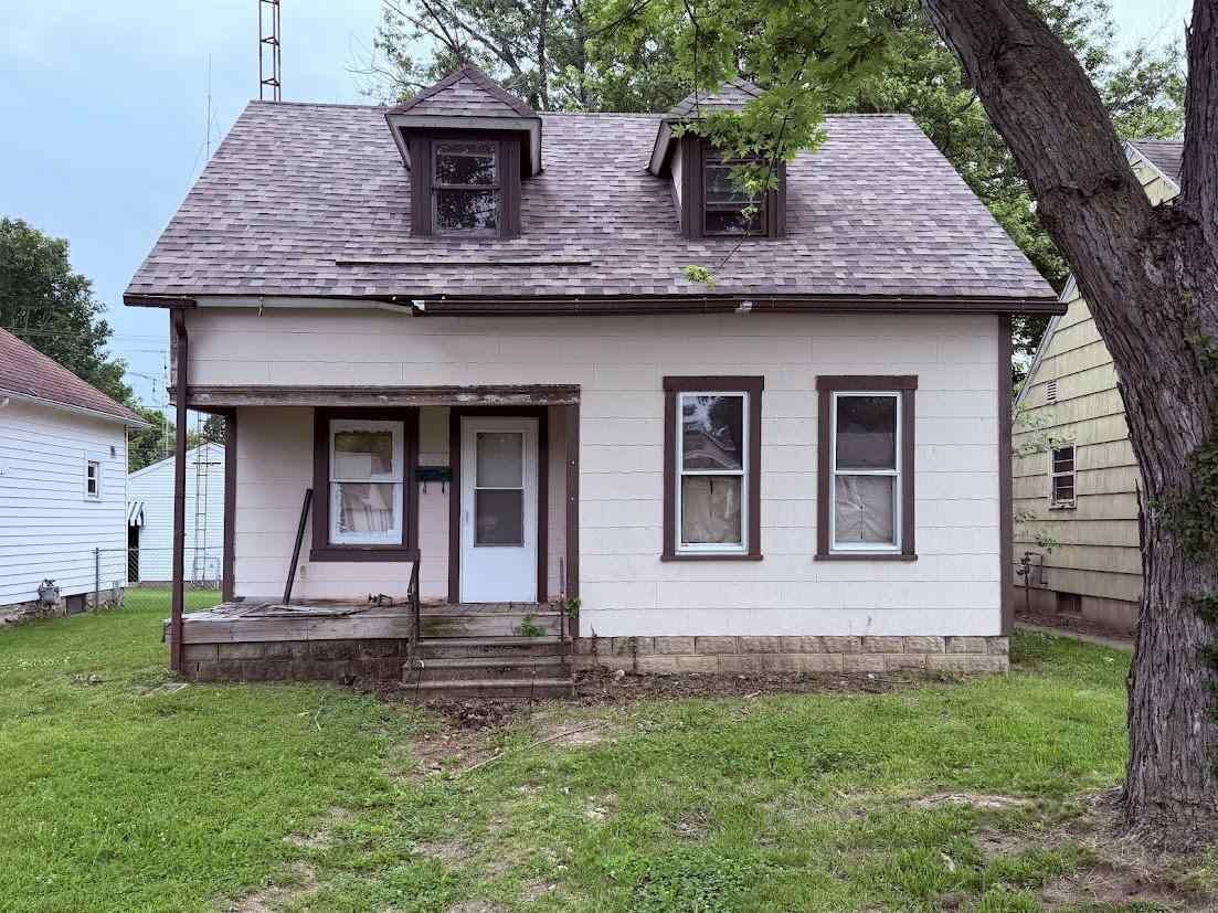 Property Photo:  112 NW 18th Street  IN 47374 