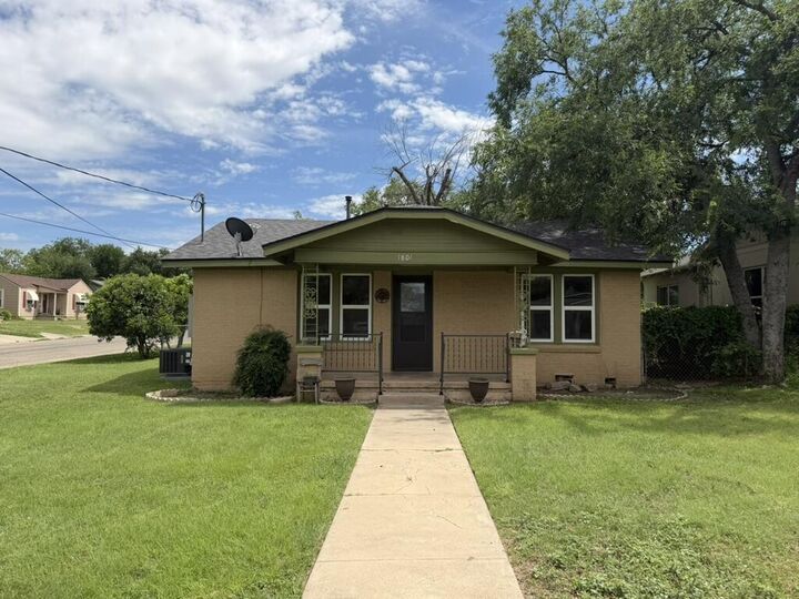 Property Photo:  1801 W Avenue I  TX 76901 