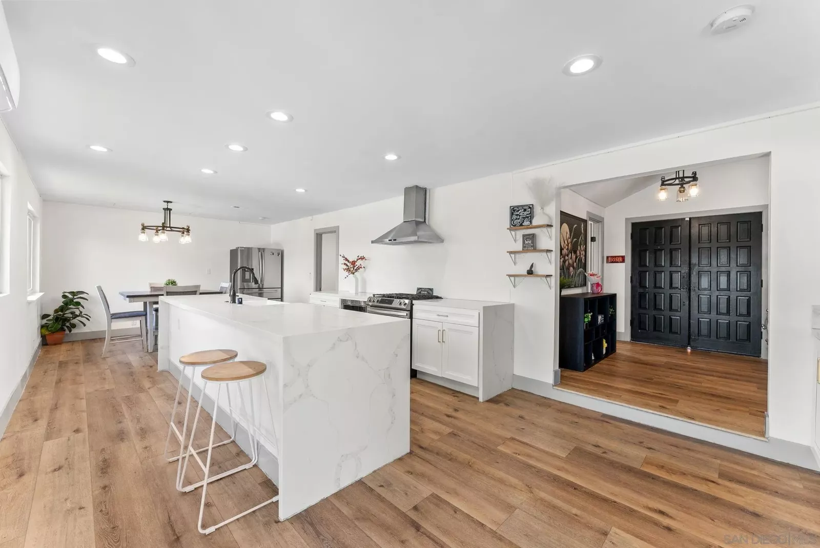Property Photo:  10111 Cliffwood Dr  CA 91941 