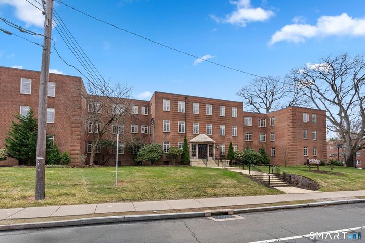 Property Photo:  869 Farmington Avenue 205  CT 06119 