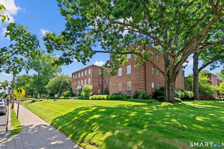 Property Photo:  869 Farmington Avenue 205  CT 06119 