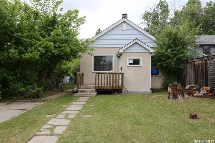 2030 Queen Street — photo 1
