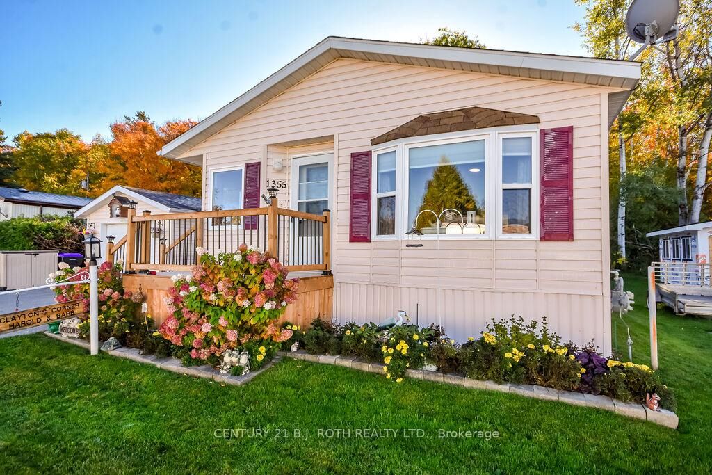 Property Photo:  1355 Hilltop Road  ON L3V 0V7 