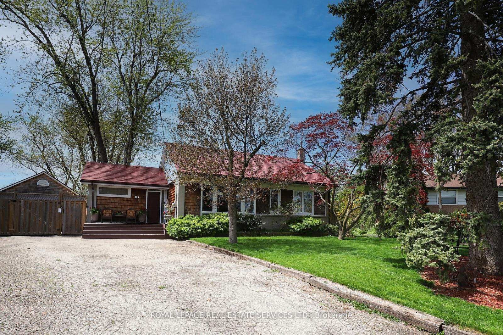 Property Photo: 167 Oliver Place ON L6H 1K9