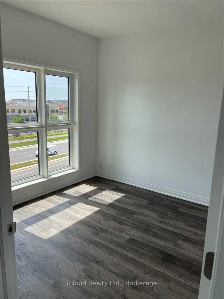 Property Photo: 102 Grovewood Common Drive 320 ON L6H 0X2