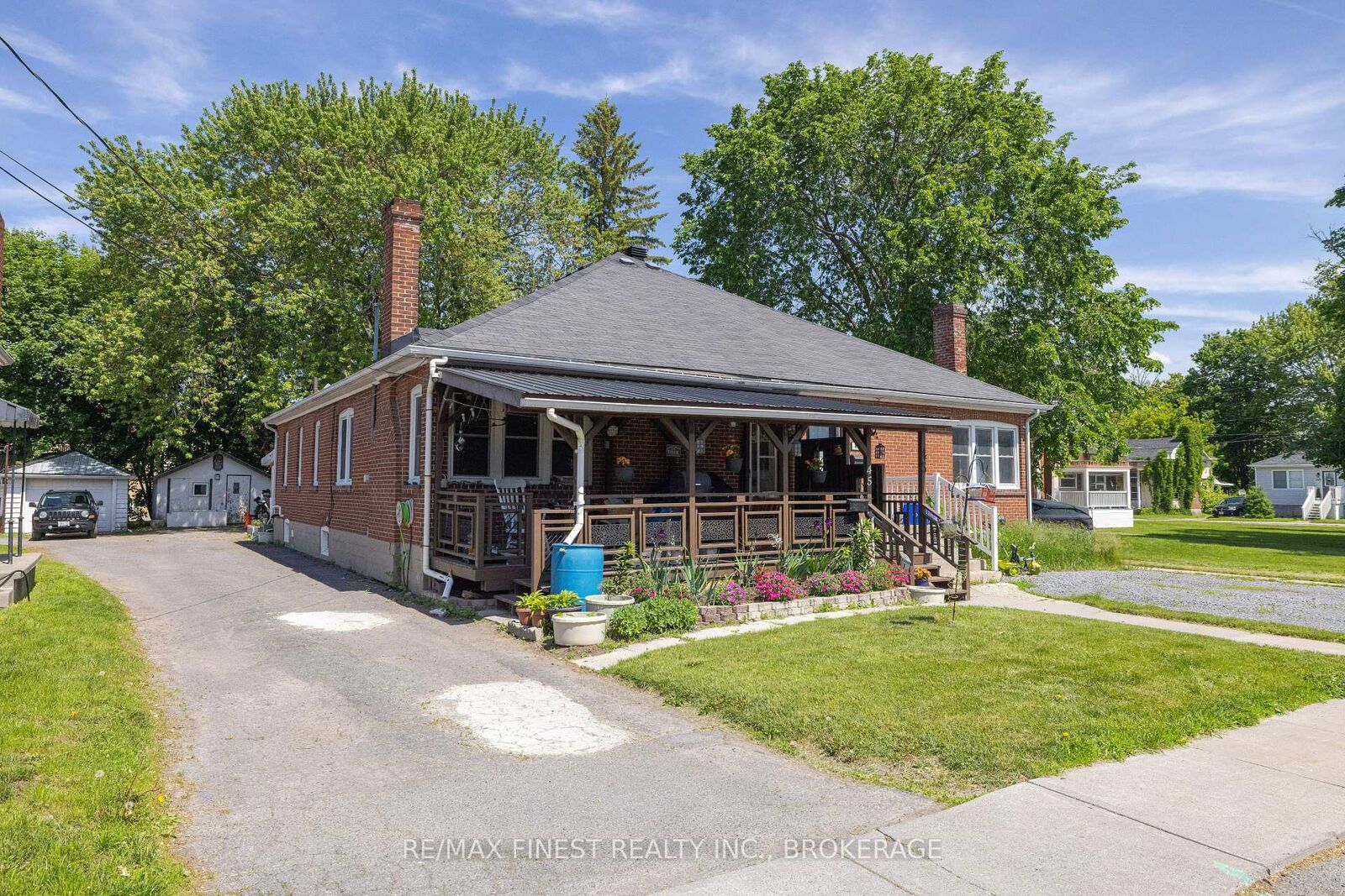 Property Photo: 45 Graham Street W ON K7R 2J6