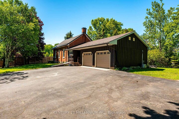 Property Photo: 793004 3rd Line Ehs Line ON L9W 5X6