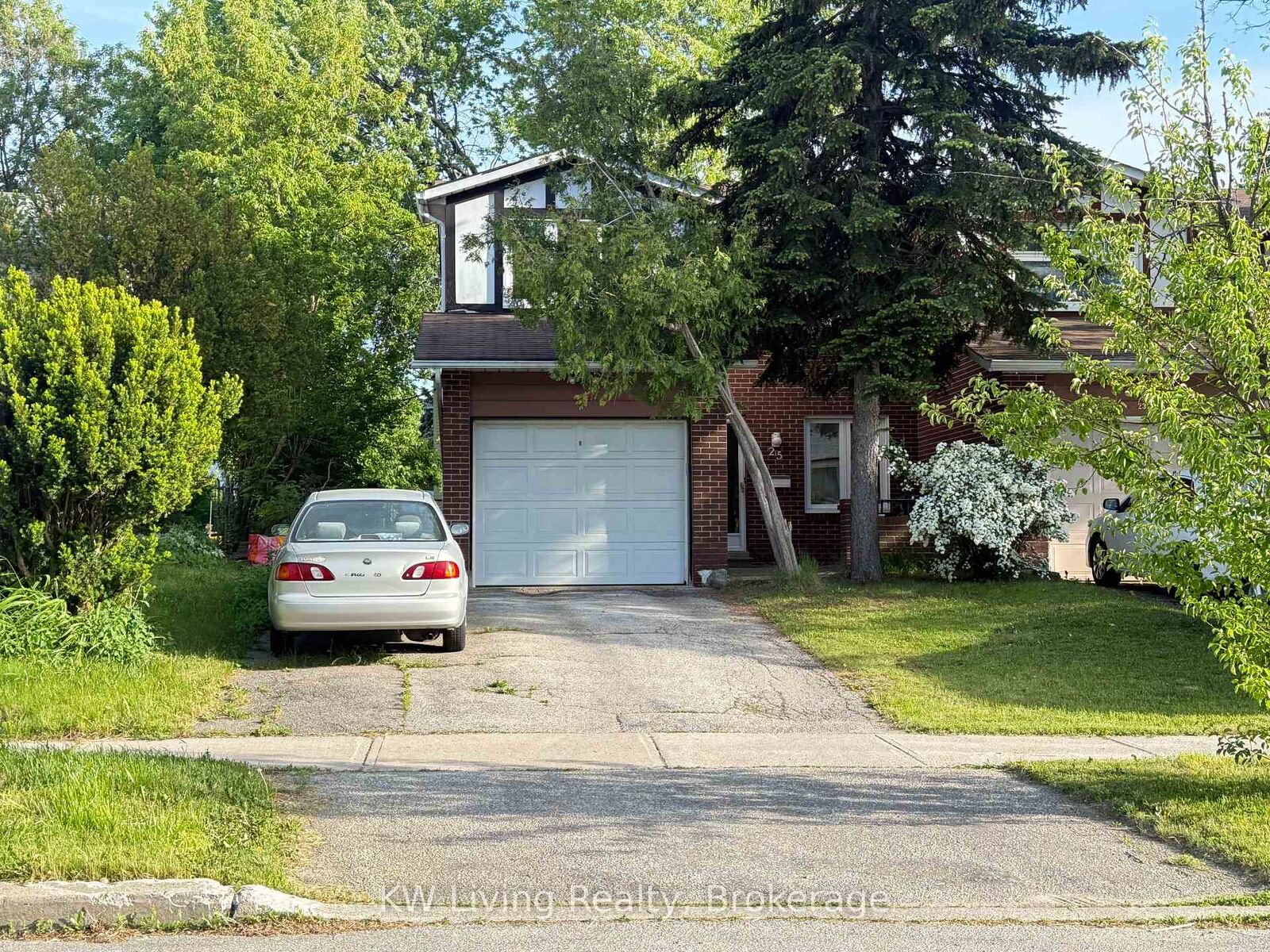 Property Photo: 25 Yucatan Road ON M2H 2K9