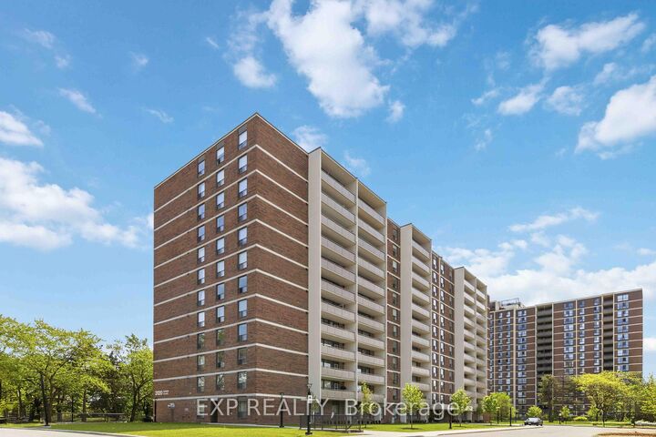 Property Photo: 3120 Kirwin Avenue 509 ON L5A 3R2