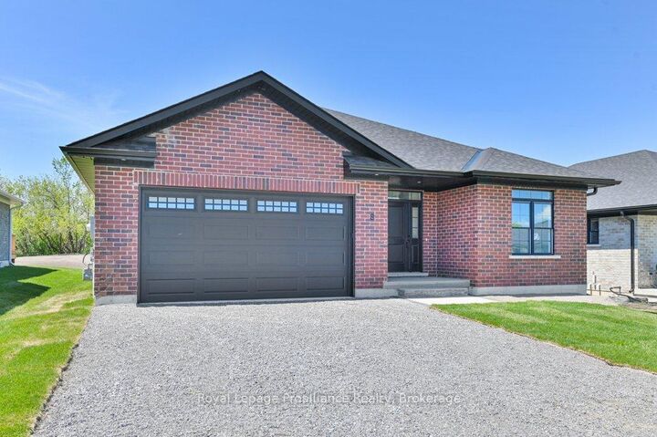 Property Photo: 8 Dunmor Street ON K0K 3E0
