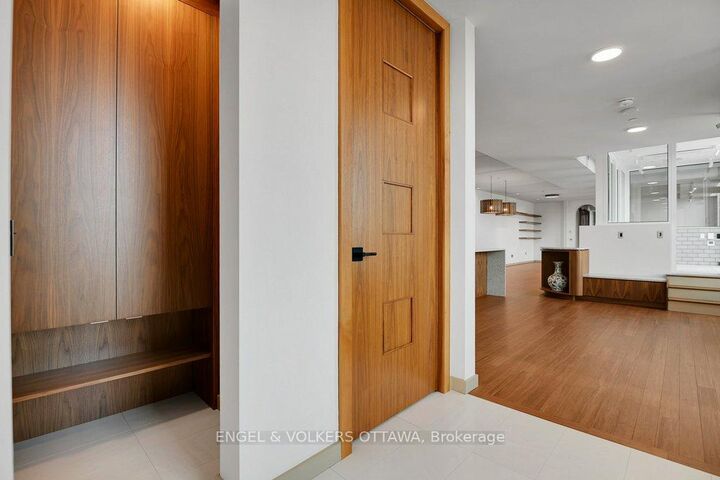 Property Photo: 135 Barrette Street Ph4 ON K1L 7Z9