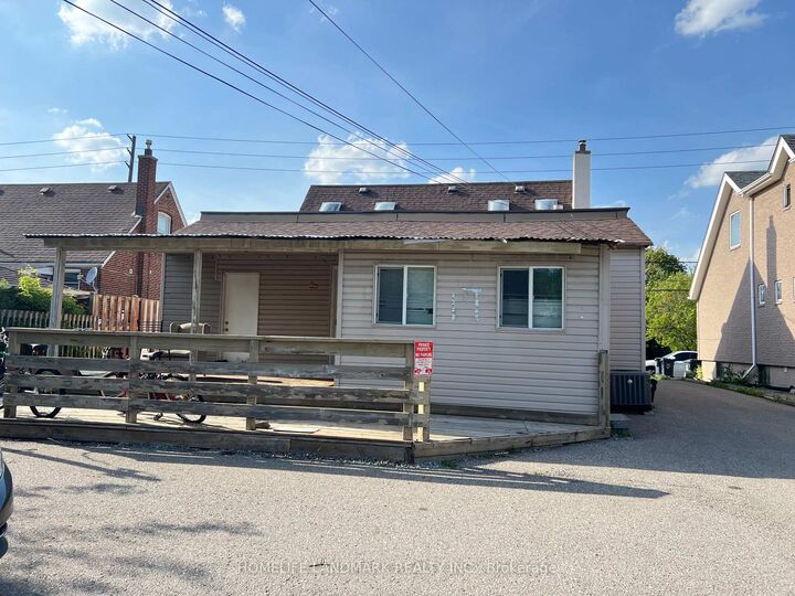 Property Photo: 149 Finch Avenue W ON M2N 2J1