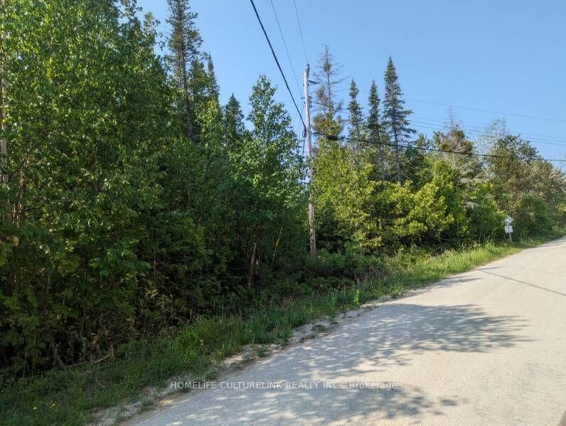 Property Photo: 105 Corey Crescent ON N0H 2R0