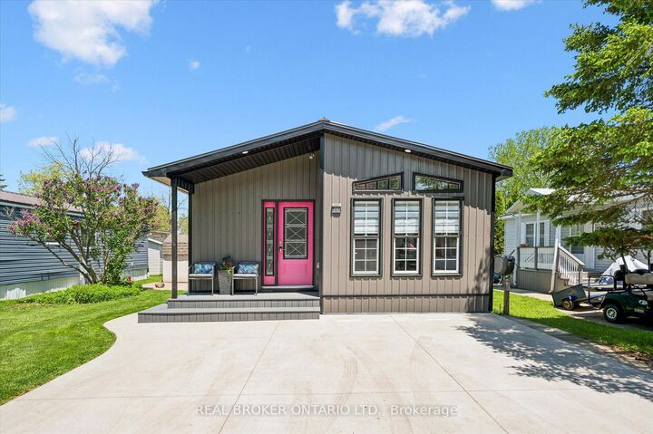 490 Spruce Street — photo 1