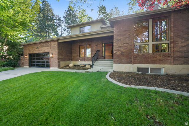 Property Photo: 2882 E Heather Cir S UT 84117