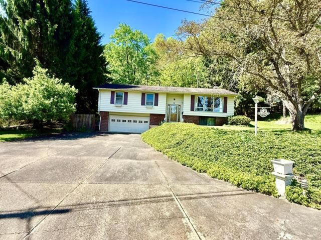 Property Photo:  5 Elmwood Drive  PA 16365 