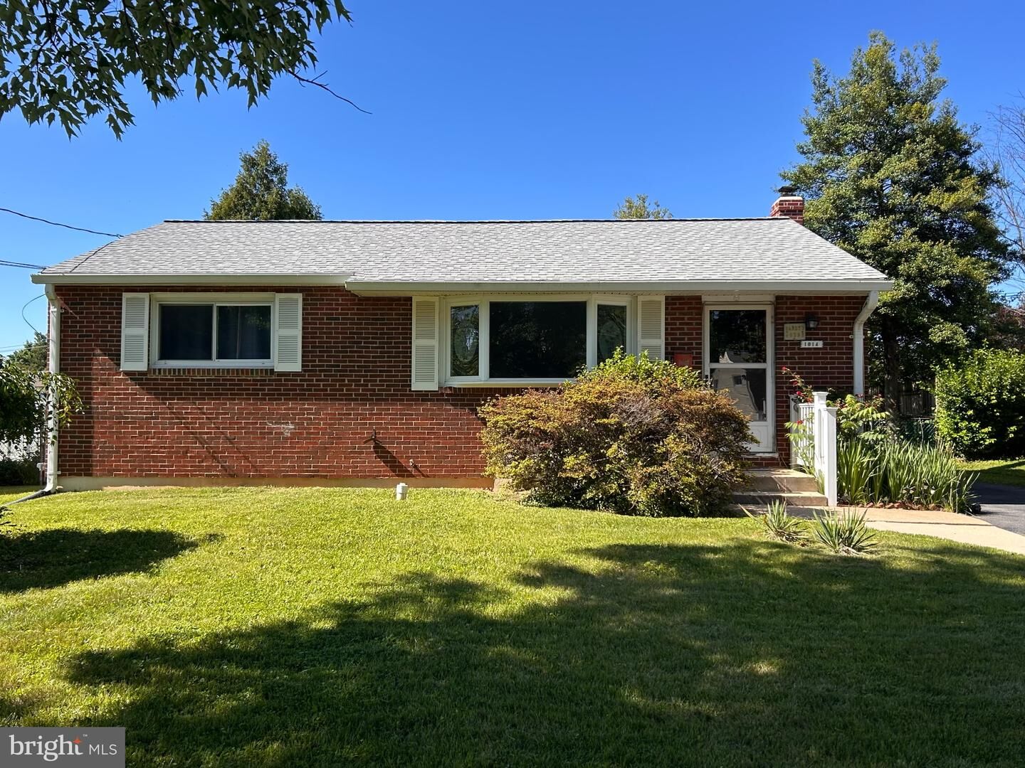 Property Photo:  1014 Scott Avenue  MD 20851 