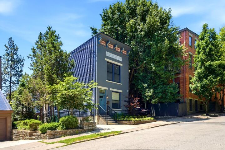Property Photo: 951 Parkside Place OH 45202