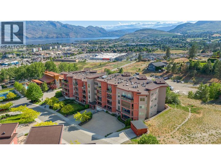 Property Photo: 3220 Skyview Lane 302 BC V4T 3J4