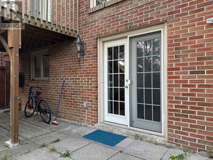 Property Photo:  39 Aberfeldy Crescent Bsmt  ON L3T 4C1 