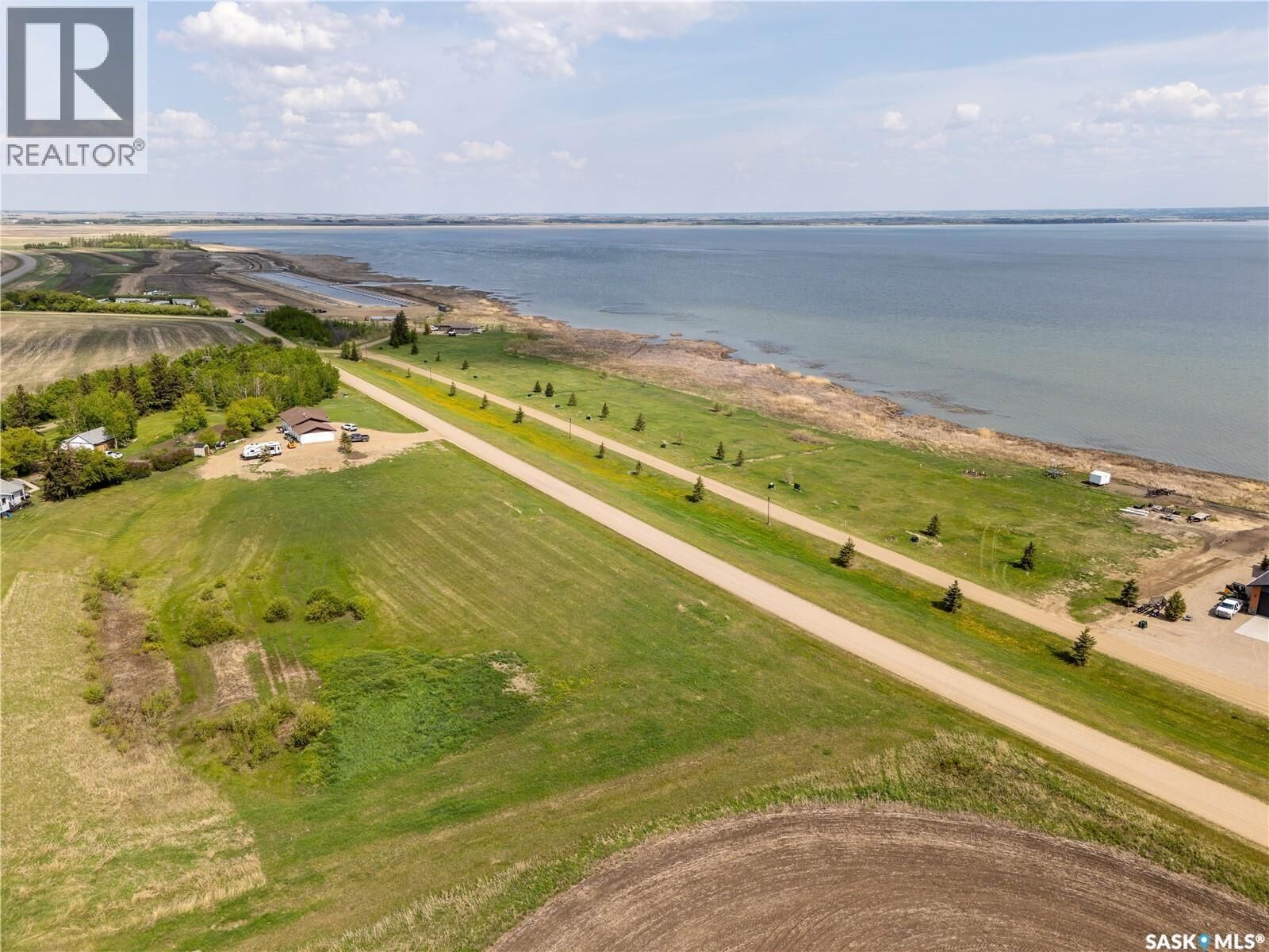 Property Photo:  750 Lakeshore Drive  SK S0M 1X0 