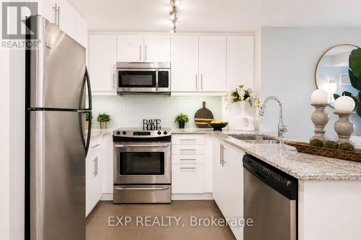 Property Photo:  500 St Clair Avenue West 404  ON M6C 1A8 