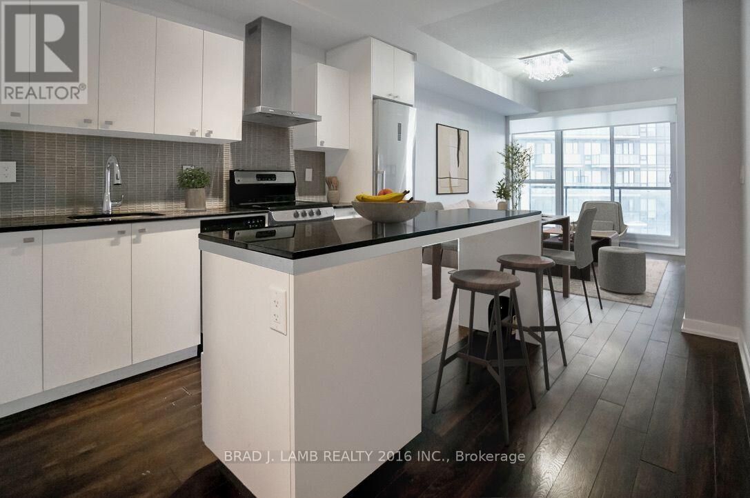 Property Photo:  51 East Liberty Street 2211  ON M6K 3P8 