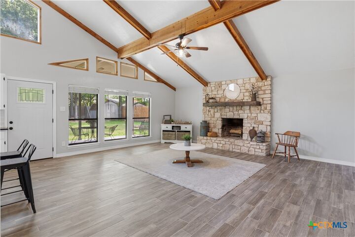 Property Photo: 122 Twin Oak Road TX 78155