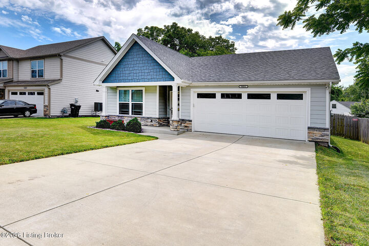 Property Photo: 9004 Manslick Commons Dr KY 40219