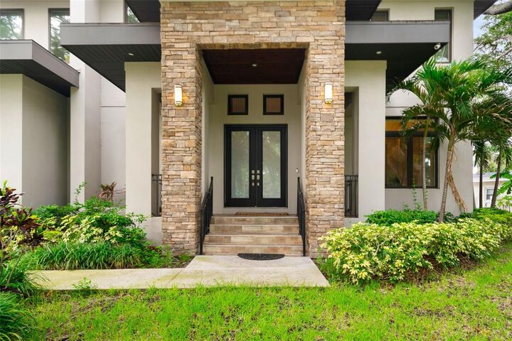 Property Photo: 4905 W Spring Lake Drive FL 33629