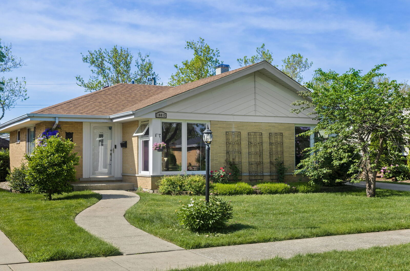 Property Photo:  10813 Berkshire Street  IL 60154 