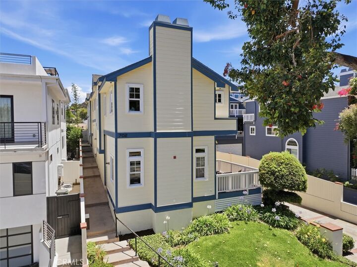Property Photo:  702 S Broadway A  CA 90277 