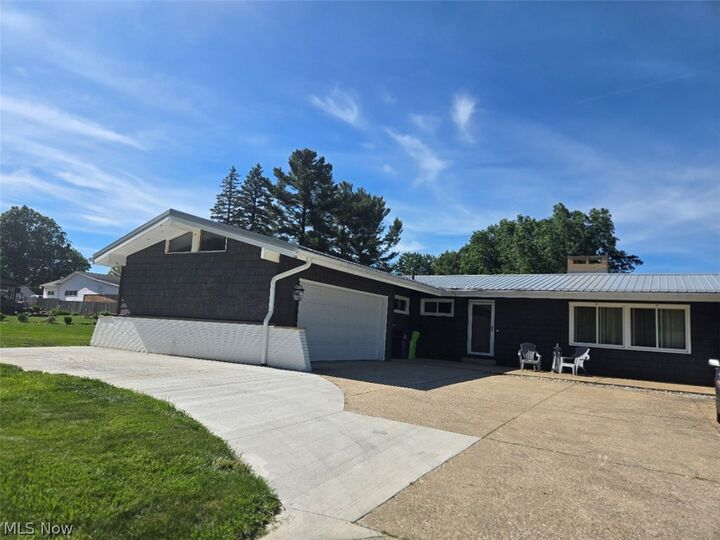Property Photo:  482 Fairwood Drive  OH 44278 