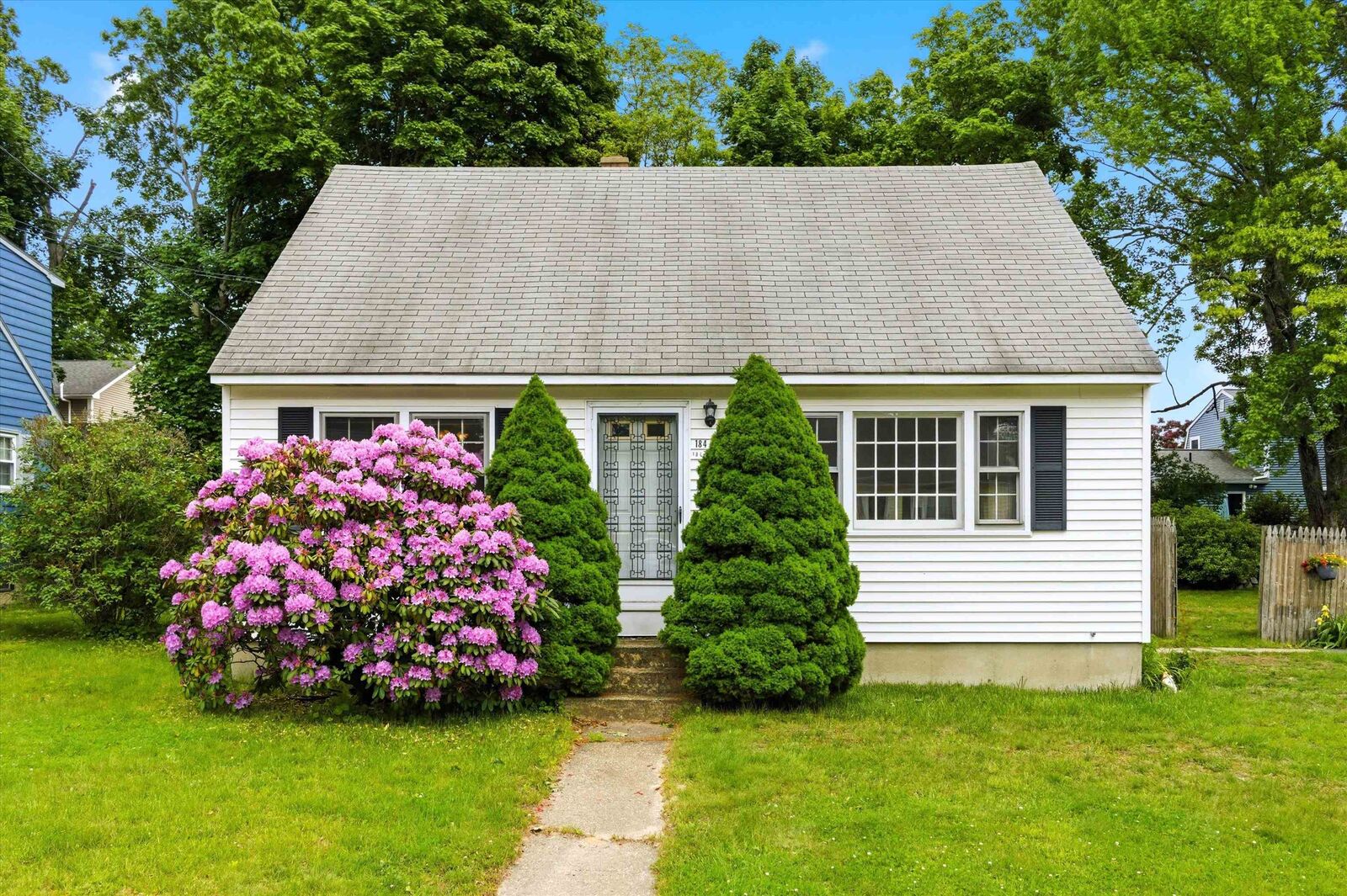 Property Photo: 184 Green Acres Drive NH 03109