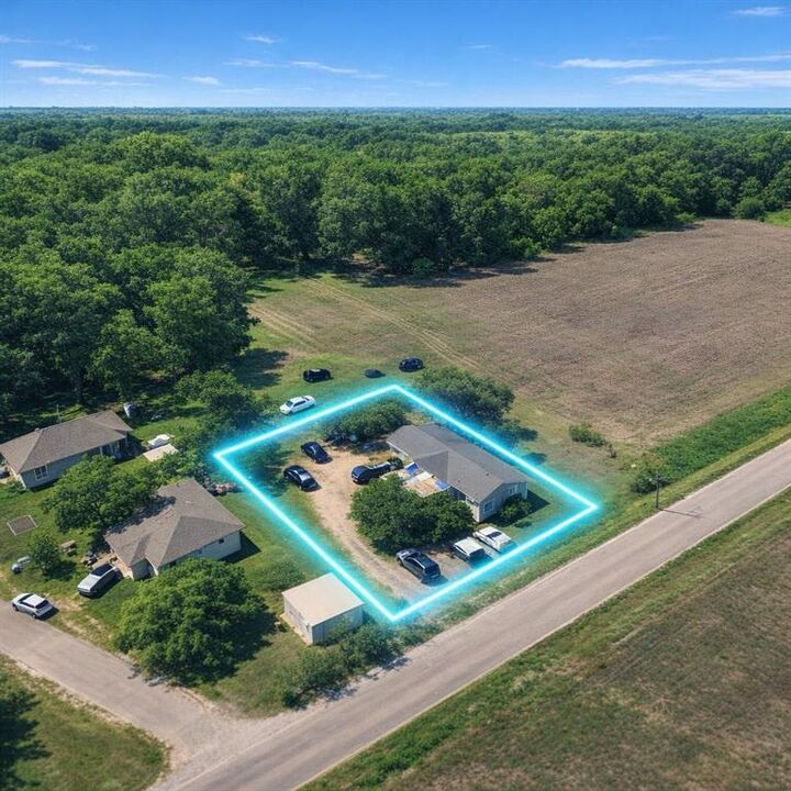 Property Photo:  508 Summit Street  TX 75442 