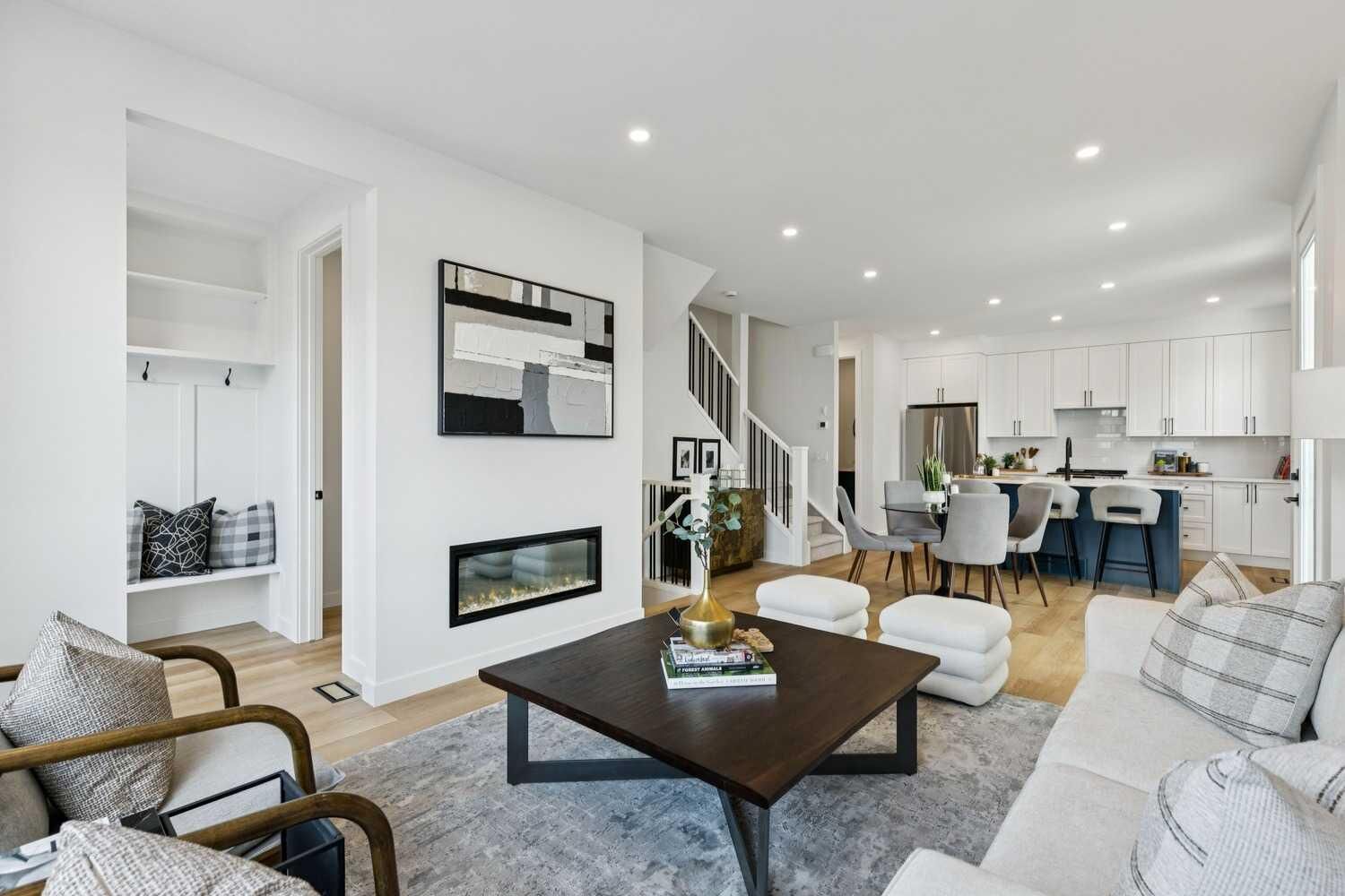 Property Photo:  440 32 Avenue NW 3  AB T2M 2P9 