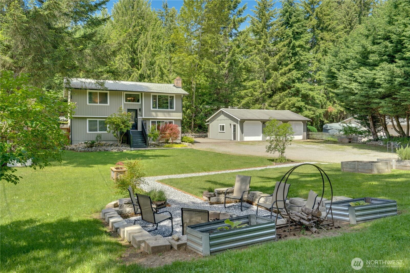 Property Photo:  6507  185th Avenue E  WA 98391 