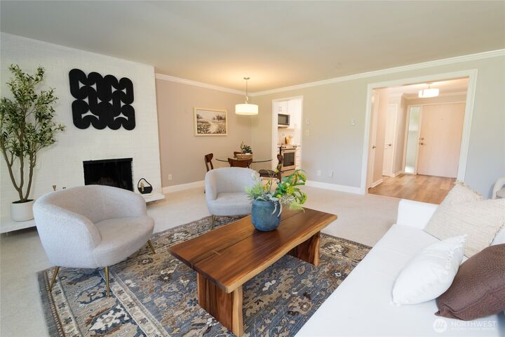 Property Photo:  322 N 134th Street 104  WA 98133 