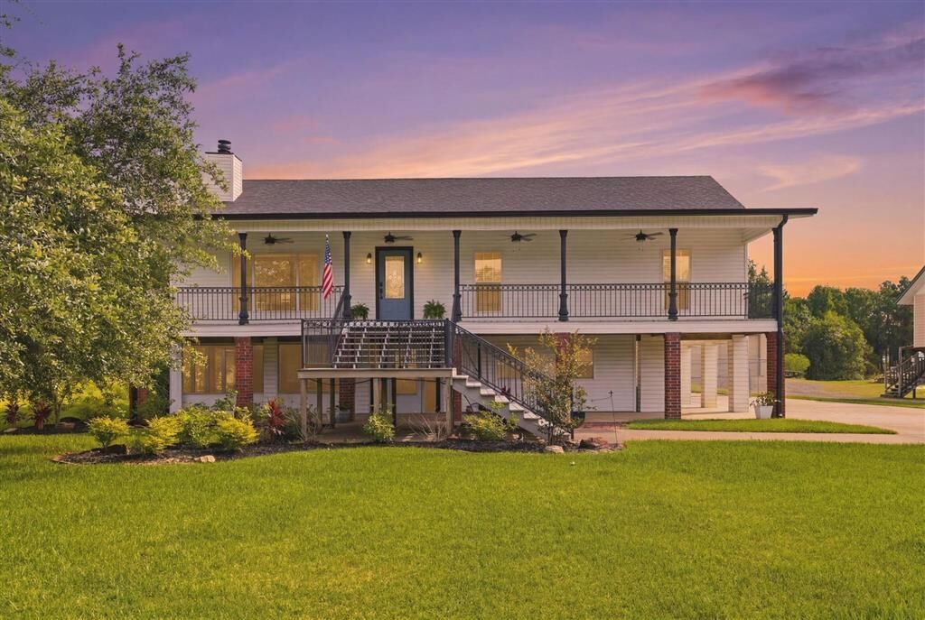 Property Photo:  1692 S Perkins Ferry Road S  LA 70611 