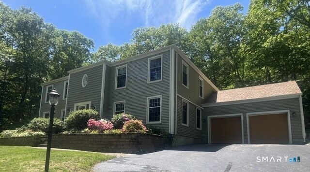 Property Photo:  19 Legendary Road  CT 06333 