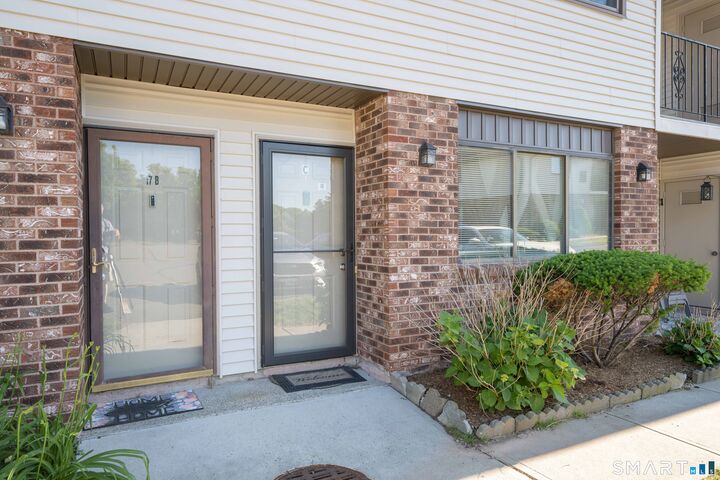 Property Photo:  140 Thompson Street 17C  CT 06513 