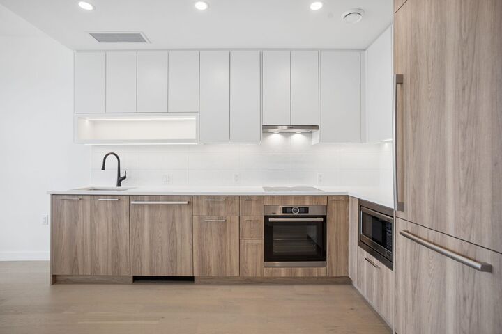 8398 Oak Street 202 — photo 1
