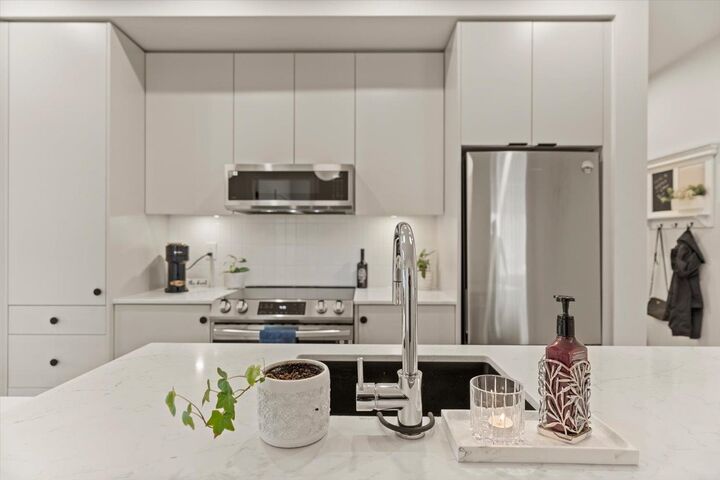 Property Photo:  45511 Campus Drive 211  BC V2R 6K8 