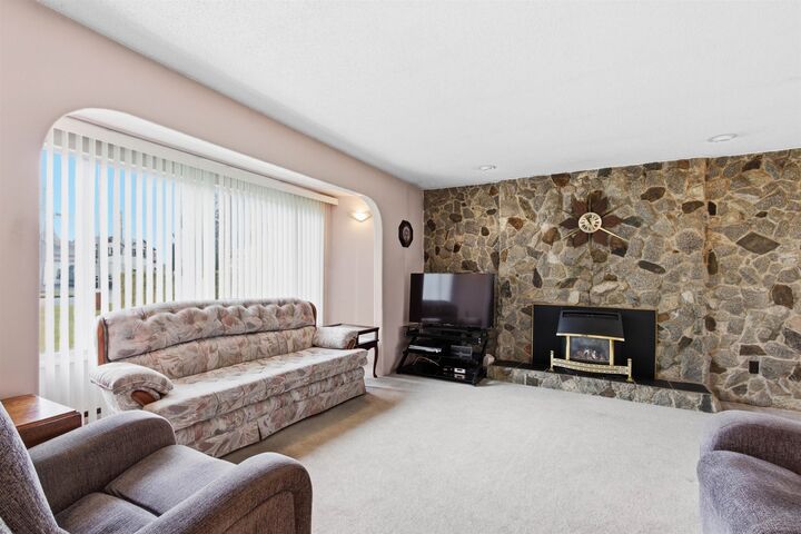 Property Photo: 22641 Brown Avenue BC V2X 3R6