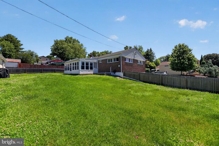 Property Photo:  504 Louise Road  PA 19038 