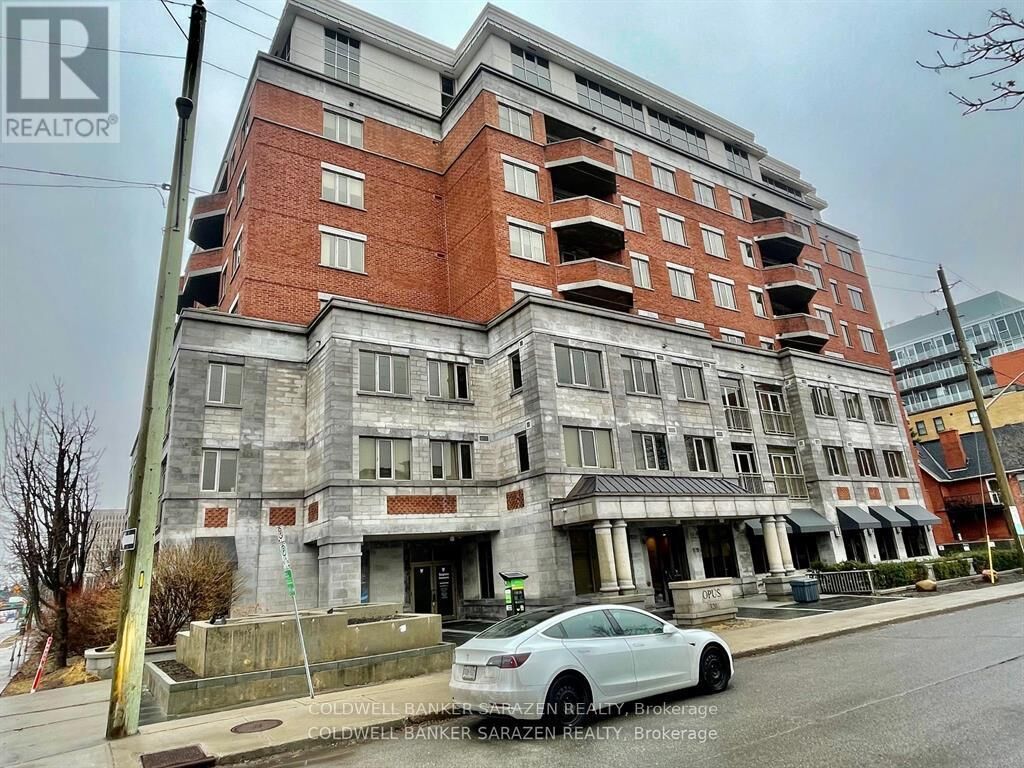 Property Photo: 320 McLeod Street 701 ON K2P 1A3