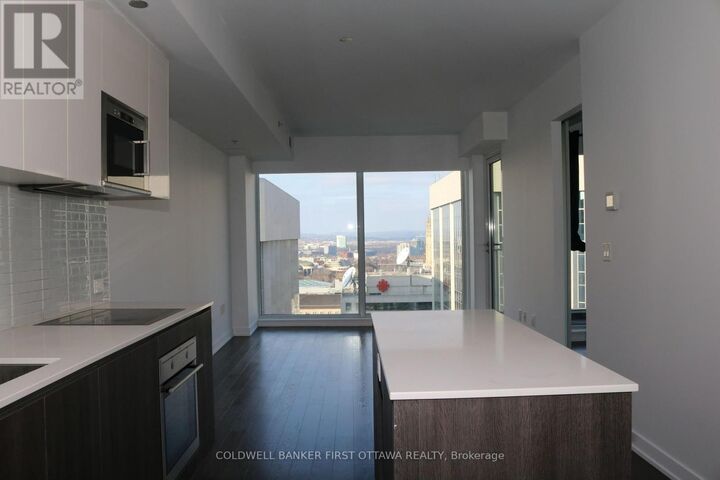 Property Photo:  199 Slater Street 2013  ON K1P 5N5 