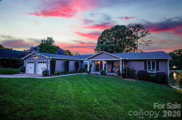 Property Photo:  104 Doral Court  NC 28086 