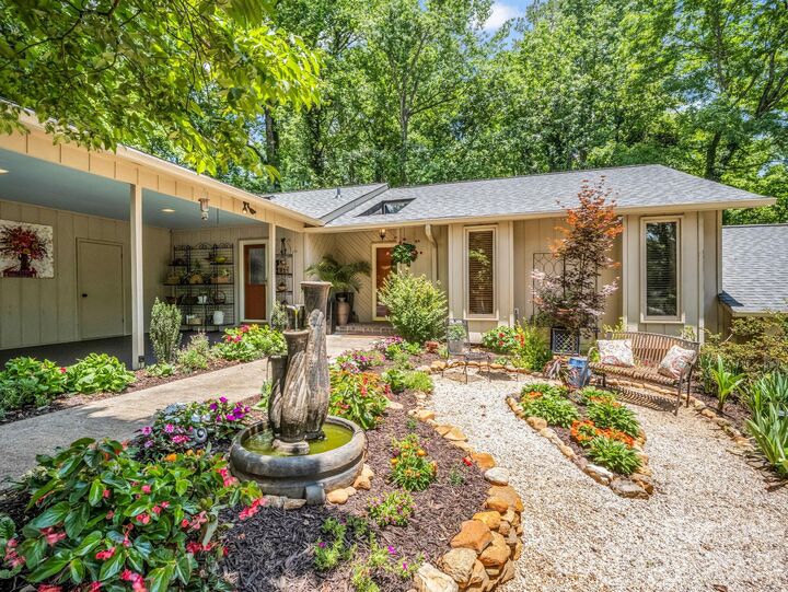 Property Photo: 154 Fairlane Road NC 28722